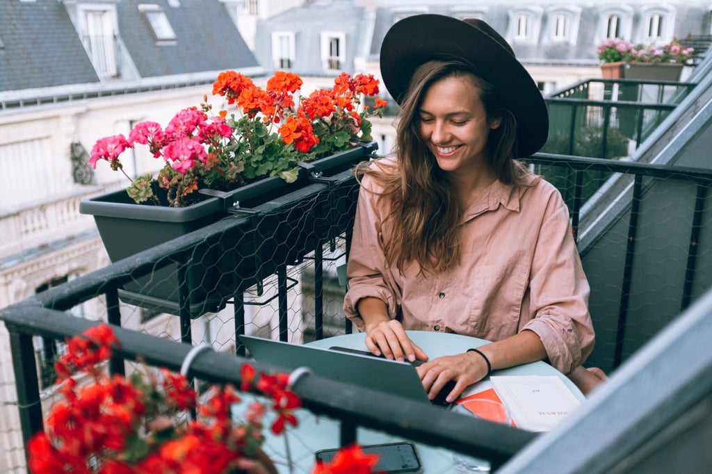 Woman.working.from.home