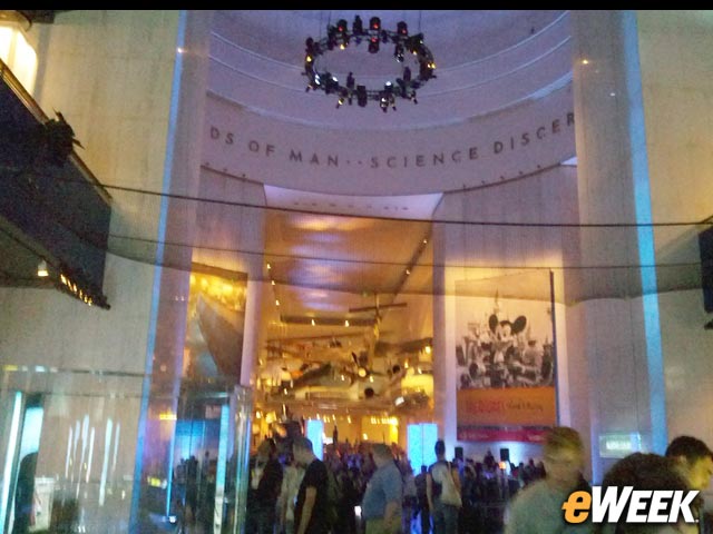 LinuxCon Throws a Bash