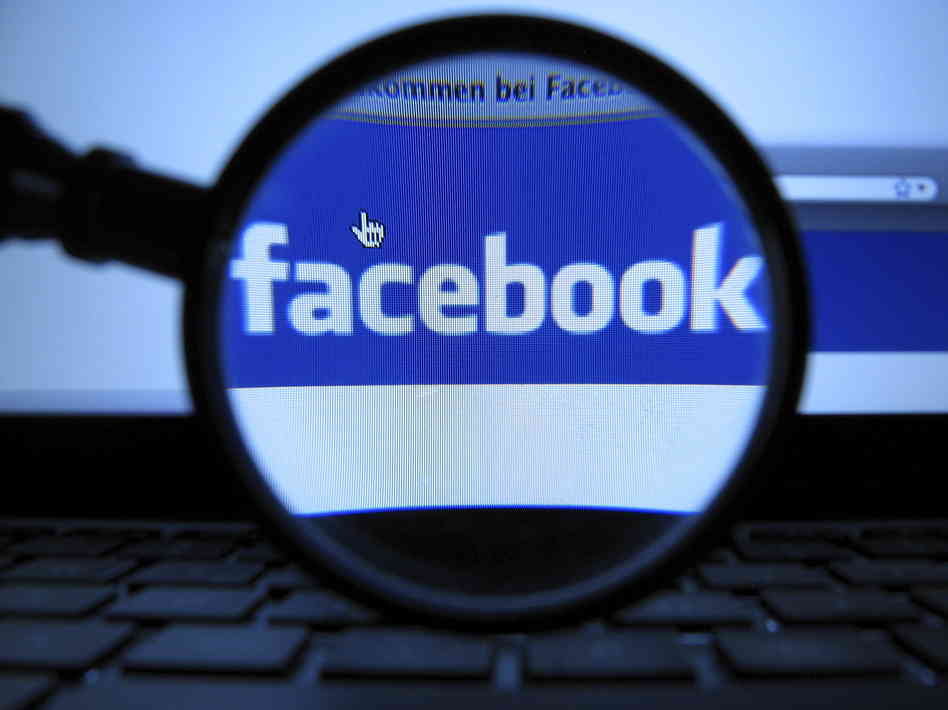 Facebook Shows Solid Earnings as Mobile Ads Trend Up