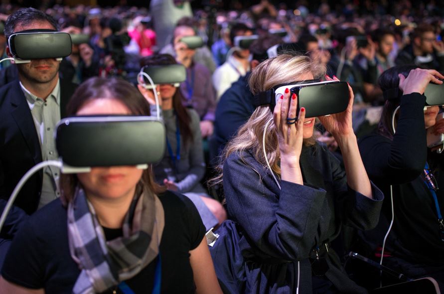 Facebook, Samsung Demo Oculus Gear VR at MWC 2016
