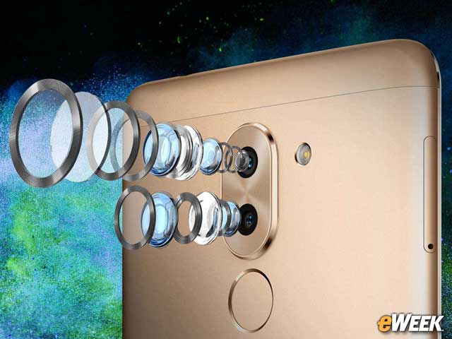 Rear-Facing Camera Has Dual Lenses