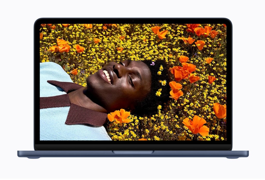 Macbook Neo screen display.