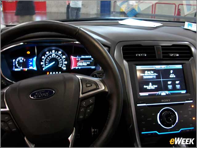 24 - Ford SYNC Up Close