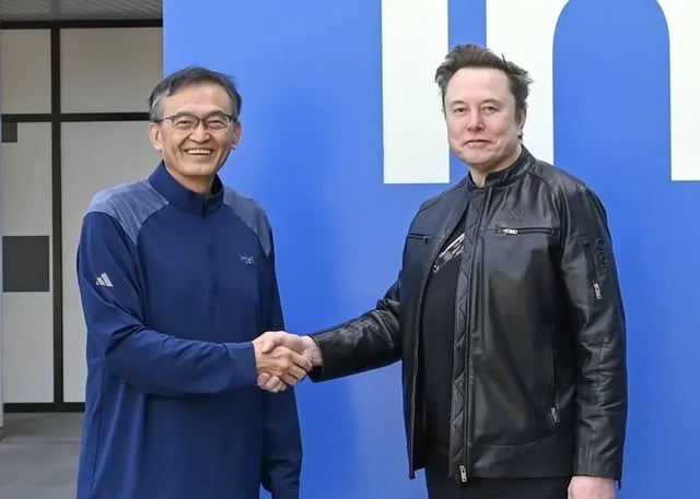 Elon Musk shaking hands with Intel CEO Lip-Bu Tan.