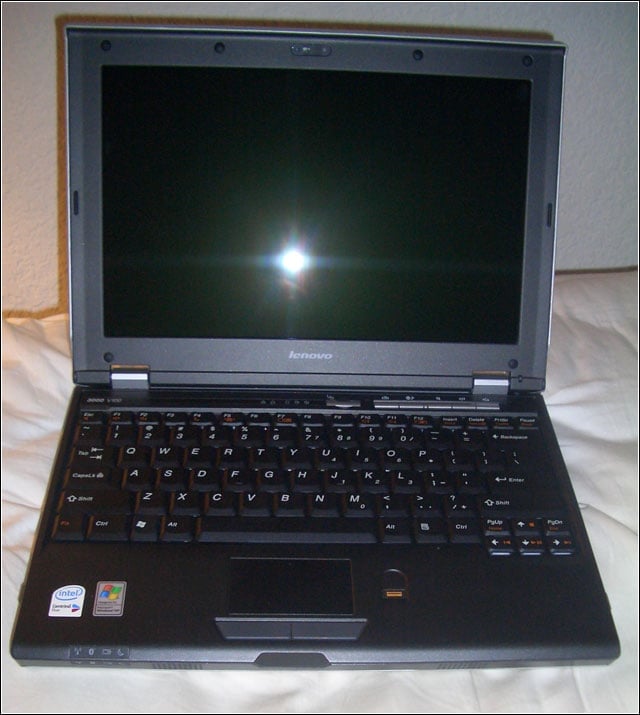 eWEEK Labs Walk-Through: Lenovo 3000 v100