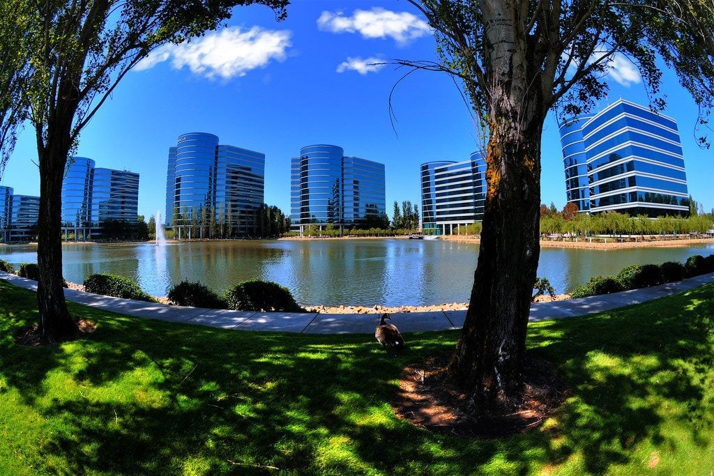 Oracle Now Lays Claim as World’s One-Stop IT Shop