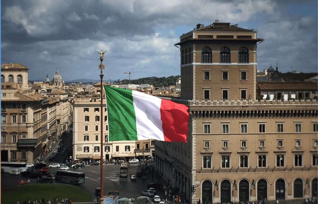 Photo photo featuring Italy's flag.
