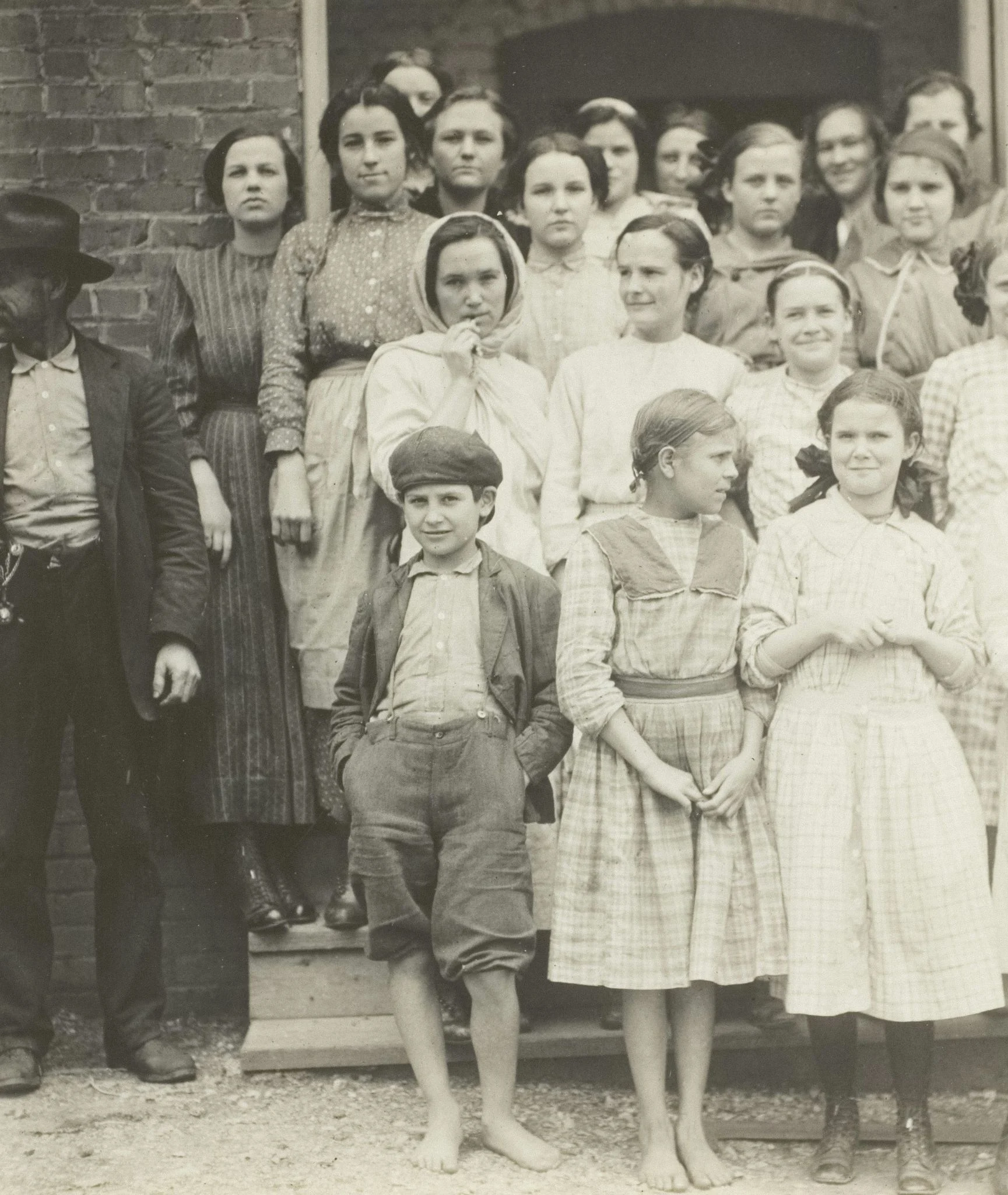 Original photo of children.