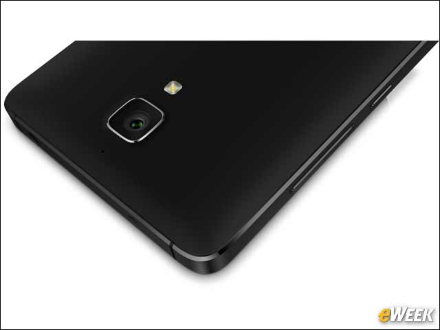 9 - The Mi 4 Includes a High-Quality Camera
