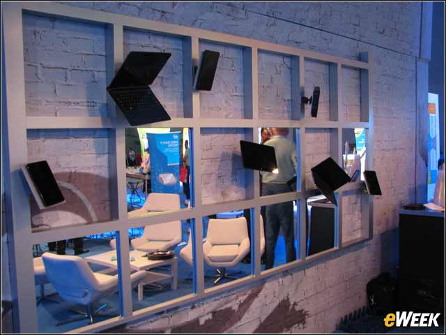 14 - Intel Inside the Expo