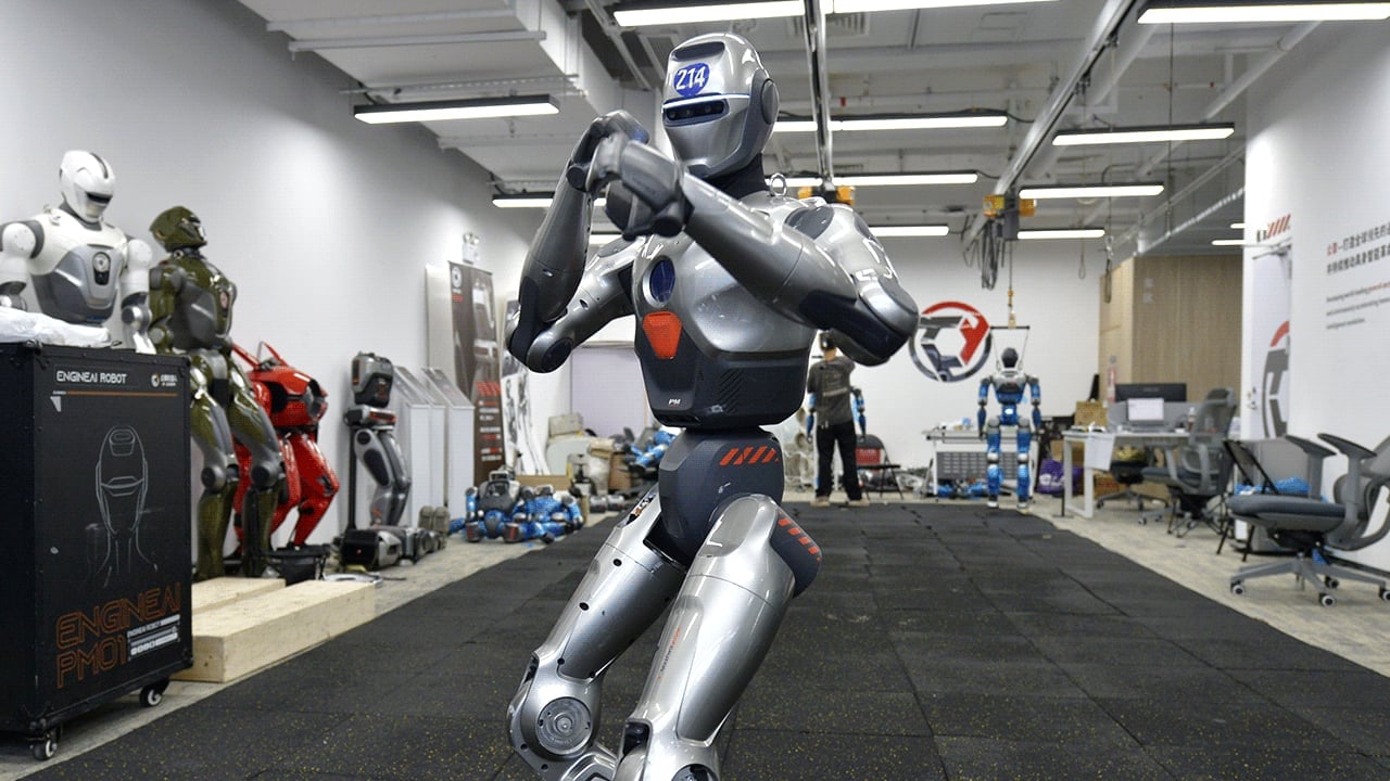 An AI robot in fighting pose.