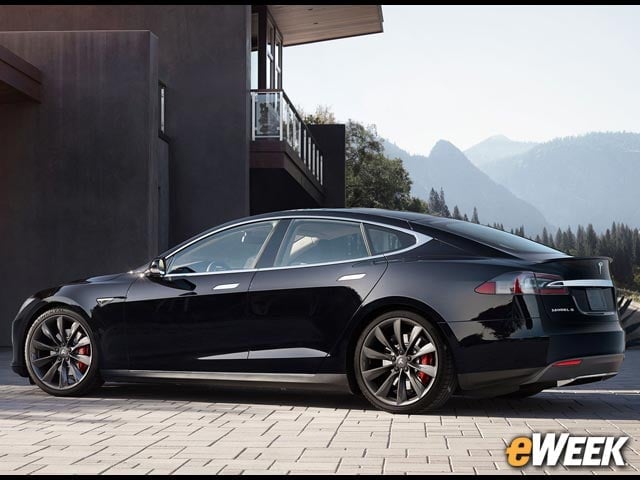 Apple Should Try to Lure Back Former Employees at Tesla