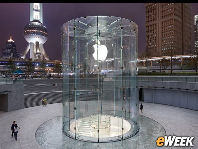 Apple Likes to Promote the Air of Spectacle at Its Stores