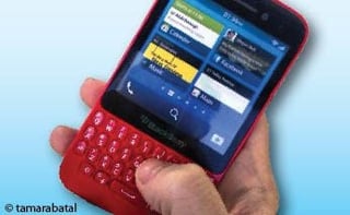 BlackBerry R10: Images Suggest Midtier QWERTY With Larger Display